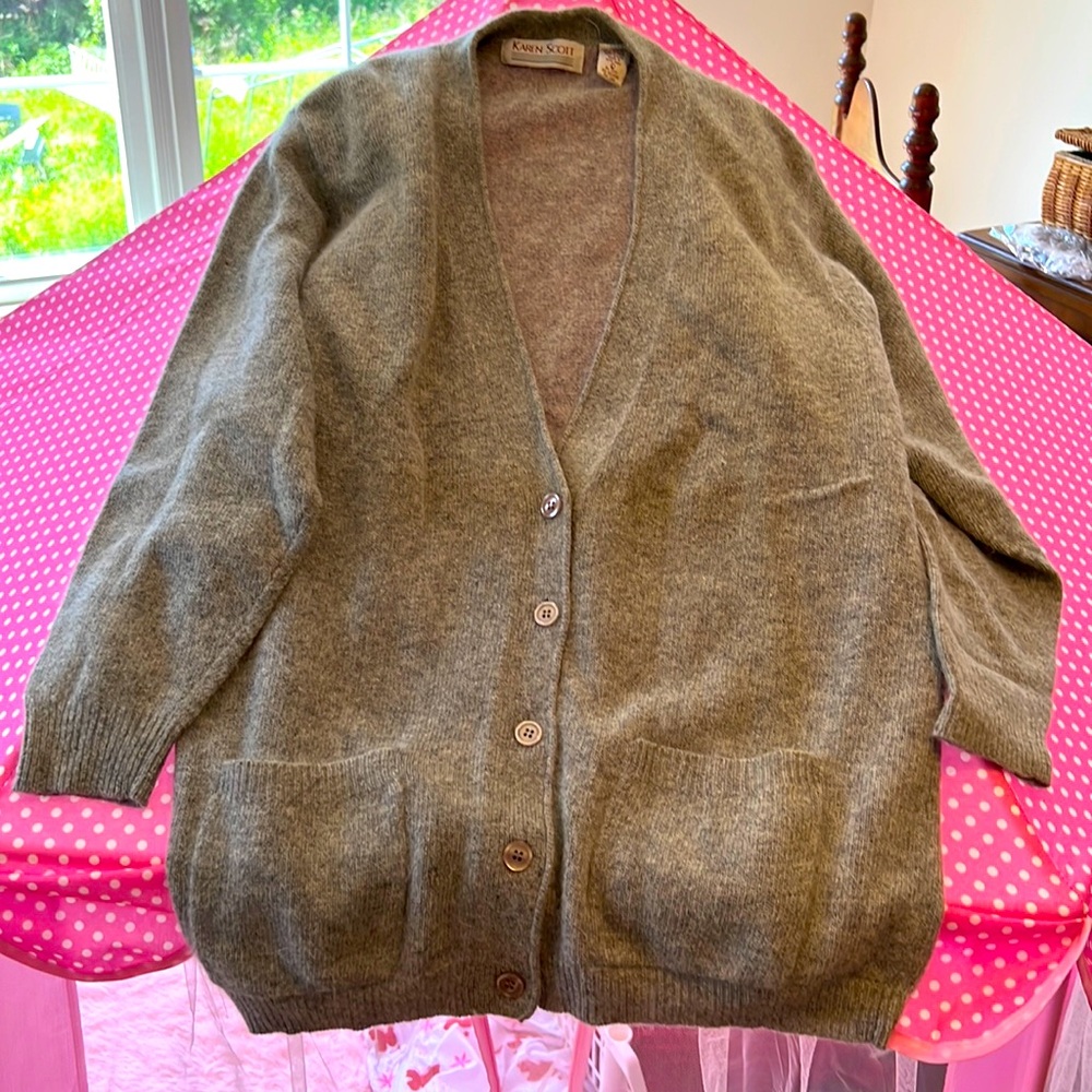 Long length lambs wool blend cardigan with pockets and buttons nearly new